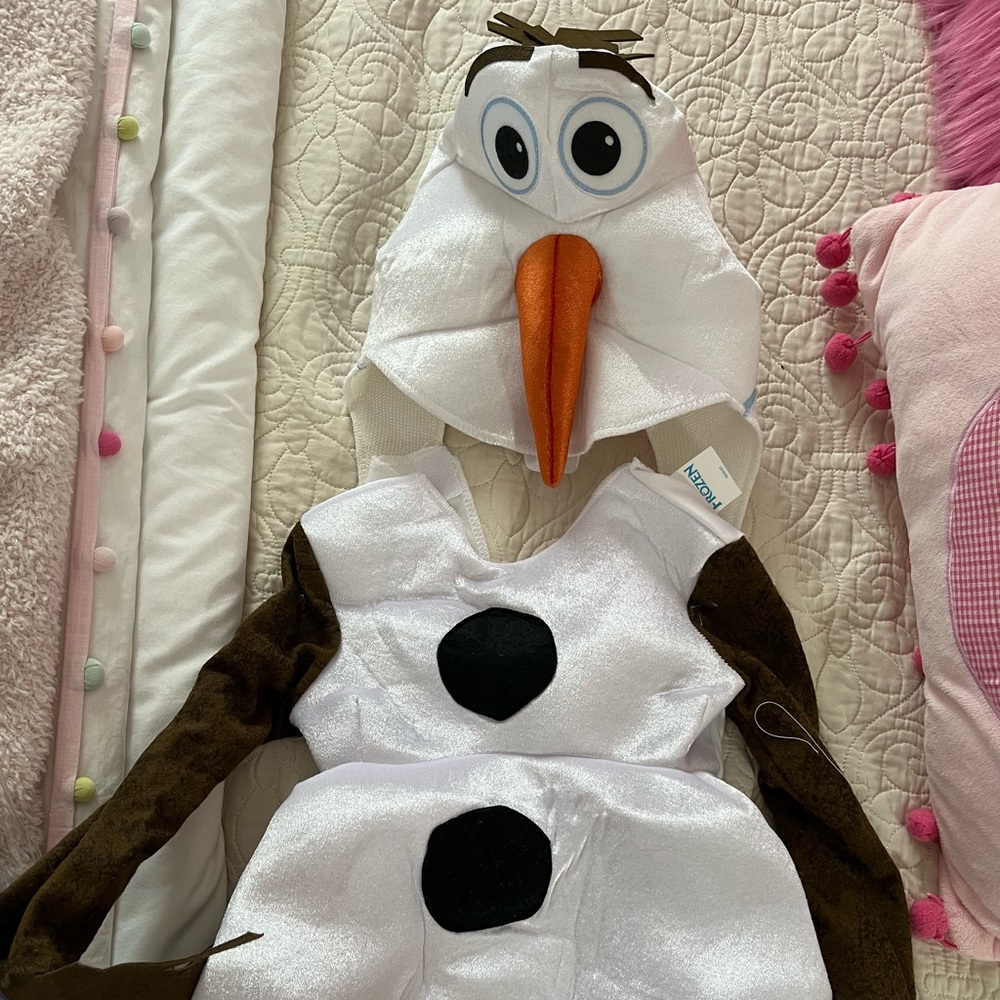Olaf Halloween Costume perfect condition worn once